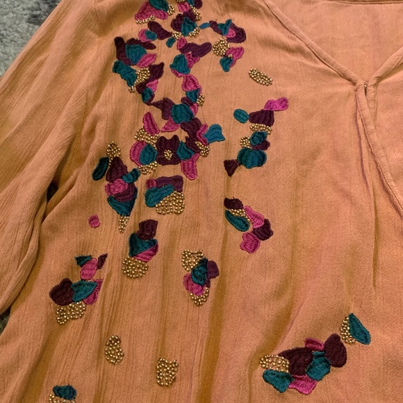 Chloe Oliver Anthropologie Embroidered Blouse Small EUC - Picture 3 of 5